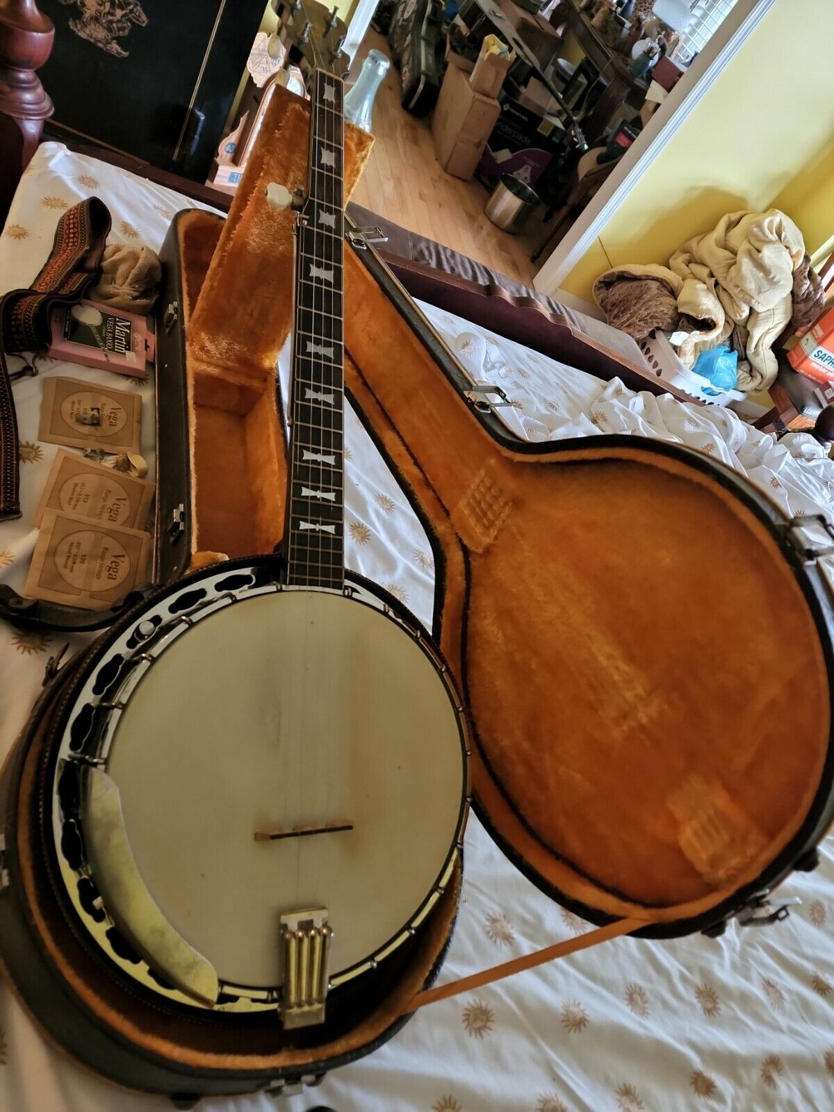 Vintage Aria 5 String Banjo - Includes Original Hardshell Case