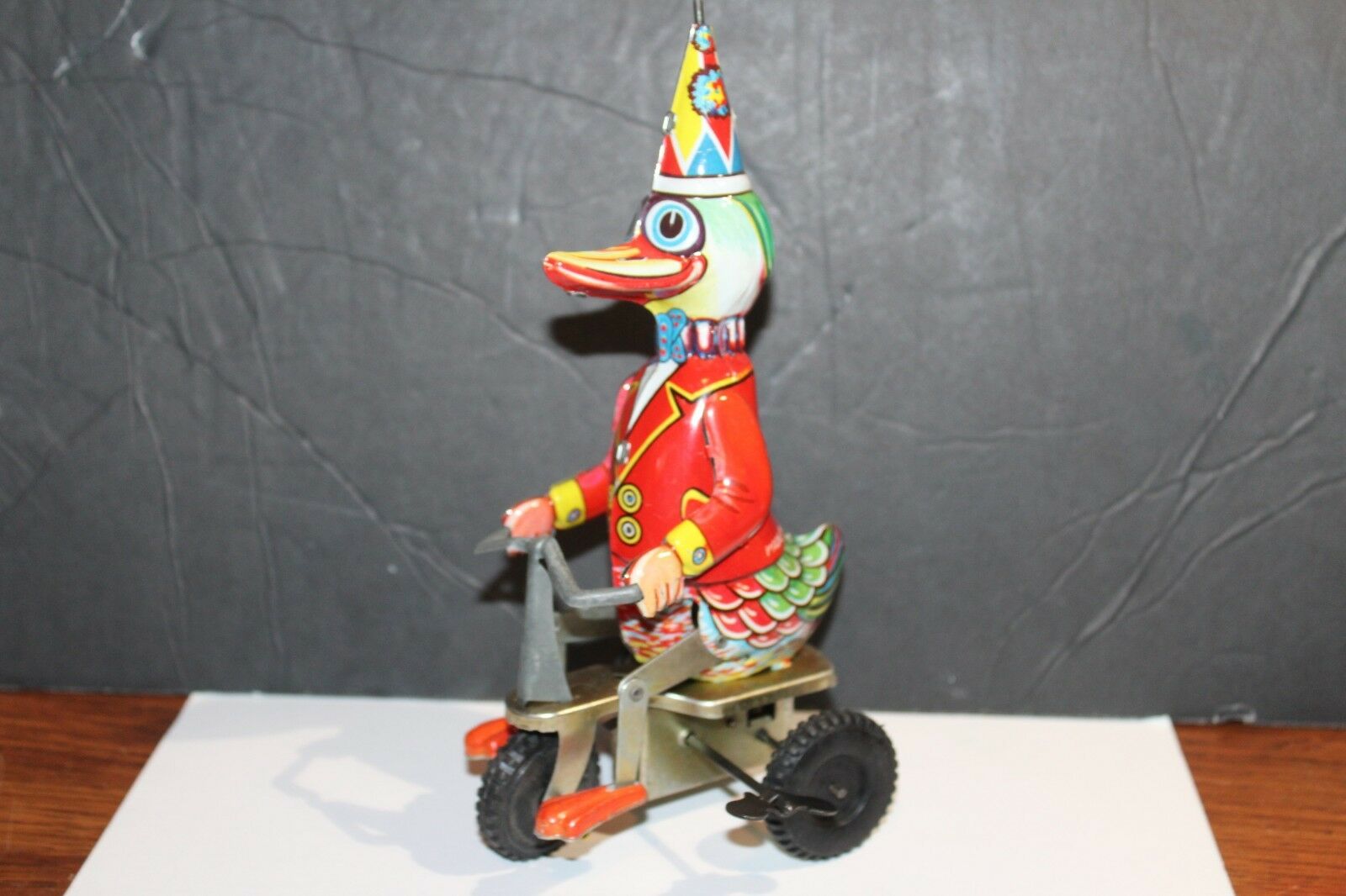 Nice Vintage Tin  Litho  Wind Up Mechanical Tall Duck On A Tricycle Works